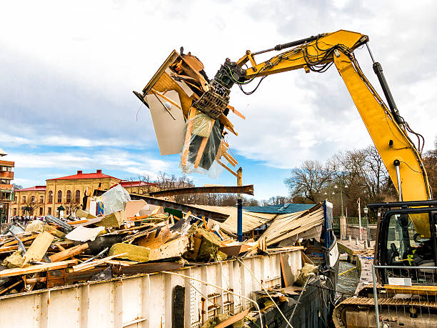 Best Commercial Cleanout Services  in Saunders Lake, OR
